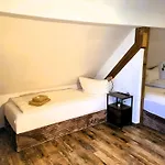 Cjs Apartments - Chill Or Drive Am Nuerburgring, New Box Spring Beds, New Furniture, Free Parking, Wlan, Tv-Streaming, Quiet Location 3*