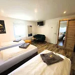 Cjs Apartments - Chill Or Drive Am Nuerburgring, New Box Spring Beds, New Furniture, Free Parking, Wlan, Tv-Streaming, Quiet Location Ξενοδοχείο με διαμερίσματα