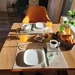 Cjs Apartments - Chill Or Drive Am Nuerburgring, New Box Spring Beds, New Furniture, Free Parking, Wlan, Tv-Streaming, Quiet Location Rodder