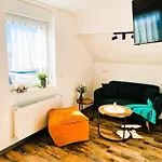 Cjs Apartments - Chill Or Drive Am Nuerburgring, New Box Spring Beds, New Furniture, Free Parking, Wlan, Tv-Streaming, Quiet Location 3* Rodder
