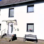Cjs Apartments - Chill Or Drive Am Nuerburgring, New Box Spring Beds, New Furniture, Free Parking, Wlan, Tv-Streaming, Quiet Location Ξενοδοχείο με διαμερίσματα 3*