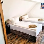 Cjs Apartments - Chill Or Drive Am Nuerburgring, New Box Spring Beds, New Furniture, Free Parking, Wlan, Tv-Streaming, Quiet Location 3* Rodder