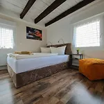 Cjs Apartments - Chill Or Drive Am Nuerburgring, New Box Spring Beds, New Furniture, Free Parking, Wlan, Tv-Streaming, Quiet Location Rodder