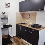 Cjs Apartments - Chill Or Drive Am Nuerburgring, New Box Spring Beds, New Furniture, Free Parking, Wlan, Tv-Streaming, Quiet Location Rodder