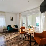 شقة فندقية Cjs Apartments - Chill Or Drive Am Nuerburgring, New Box Spring Beds, New Furniture, Free Parking, Wlan, Tv-Streaming, Quiet Location Rodder