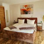 شقة فندقية Cjs Apartments - Chill Or Drive Am Nuerburgring, New Box Spring Beds, New Furniture, Free Parking, Wlan, Tv-Streaming, Quiet Location 3*