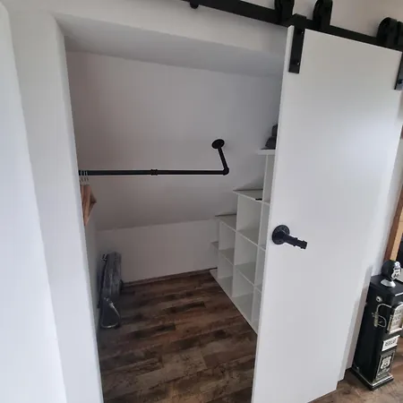 Appart hôtel Cjs Apartments - Chill Or Drive Am Nuerburgring, New Box Spring Beds, New Furniture, Wlan, Spacious Rooms, Quiet Location