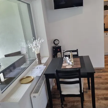 Cjs - Chill Or Drive Am Nuerburgring, Free Parking, Wlan, Spacious Rooms, Quiet Location Apart-hotel Rodder