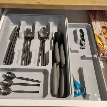 Cjs Apartments - Chill Or Drive Am Nuerburgring, New Box Spring Beds, New Furniture, Wlan, Spacious Rooms, Quiet Location