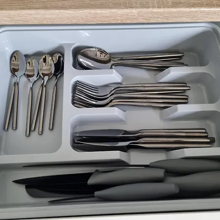 Cjs Apartments - Chill Or Drive Am Nuerburgring, New Box Spring Beds, New Furniture, Wlan, Spacious Rooms, Quiet Location 3* Rodder