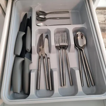 Cjs Apartments - Chill Or Drive Am Nuerburgring, New Box Spring Beds, New Furniture, Wlan, Spacious Rooms, Quiet Location