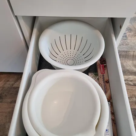 Cjs Apartments - Chill Or Drive Am Nuerburgring, New Box Spring Beds, New Furniture, Wlan, Spacious Rooms, Quiet Location Appart hôtel Rodder