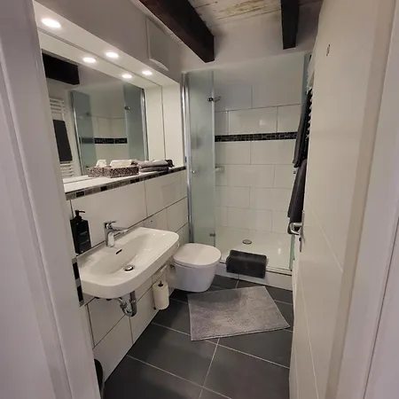 Cjs Apartments - Chill Or Drive Am Nuerburgring, New Box Spring Beds, New Furniture, Wlan, Spacious Rooms, Quiet Location Appart hôtel Rodder