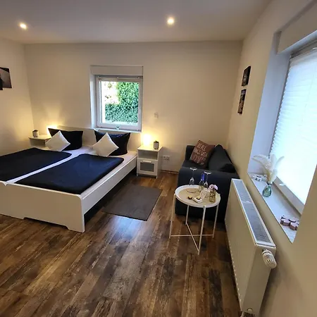 Cjs Apartments - Chill Or Drive Am Nuerburgring, New Box Spring Beds, New Furniture, Wlan, Spacious Rooms, Quiet Location 3*