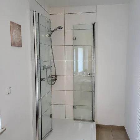 Cjs - Chill Or Drive Am Nuerburgring, Free Parking, Wlan, Spacious Rooms, Quiet Location Apart-hotel 3*