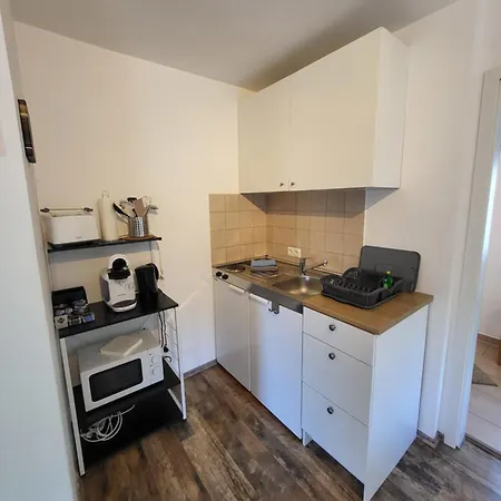 Appart hôtel Cjs Apartments - Chill Or Drive Am Nuerburgring, New Box Spring Beds, New Furniture, Wlan, Spacious Rooms, Quiet Location