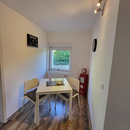 Appart hôtel Cjs Apartments - Chill Or Drive Am Nuerburgring, New Box Spring Beds, New Furniture, Wlan, Spacious Rooms, Quiet Location Rodder