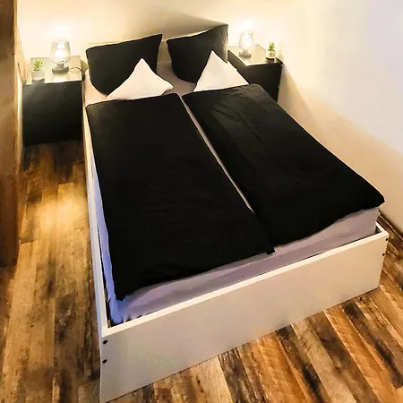 Appart hôtel Cjs Apartments - Chill Or Drive Am Nuerburgring, New Box Spring Beds, New Furniture, Wlan, Spacious Rooms, Quiet Location