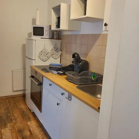 Cjs Apartments - Chill Or Drive Am Nuerburgring, New Box Spring Beds, New Furniture, Wlan, Spacious Rooms, Quiet Location Appart hôtel