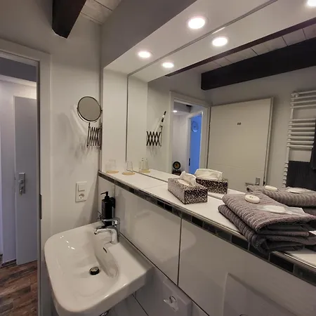 Appart hôtel Cjs Apartments - Chill Or Drive Am Nuerburgring, New Box Spring Beds, New Furniture, Wlan, Spacious Rooms, Quiet Location Rodder