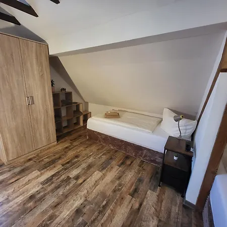 Aparthotel Cjs - Chill Or Drive Am Nuerburgring, New Box Spring Beds, New Furniture, Wlan, Spacious Rooms, Quiet Location Rodder