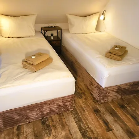 Cjs - Chill Or Drive Am Nuerburgring, New Box Spring Beds, New Furniture, Wlan, Spacious Rooms, Quiet Location Aparthotel Rodder