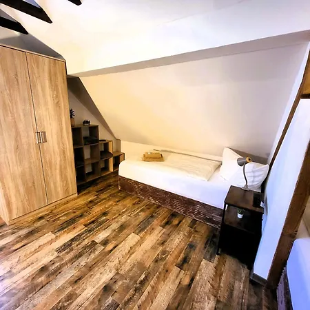 아파트호텔 Cjs - Chill Or Drive Am Nuerburgring, New Box Spring Beds, New Furniture, Free Parking, Wlan, Tv-streaming, Quiet Location 3*