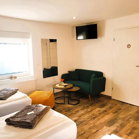 Cjs - Chill Or Drive Am Nuerburgring, New Box Spring Beds, New Furniture, Free Parking, Wlan, Tv-streaming, Quiet Location 3*