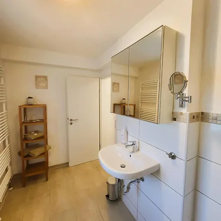 Lejlighedshotel Cjs - Chill Or Drive Am Nuerburgring, New Box Spring Beds, New Furniture, Free Parking, Wlan, Tv-streaming, Quiet Location Rodder