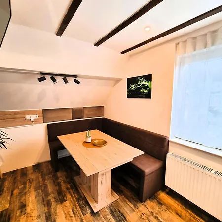 Cjs - Chill Or Drive Am Nuerburgring, New Box Spring Beds, New Furniture, Free Parking, Wlan, Tv-streaming, Quiet Location 3* 로데르