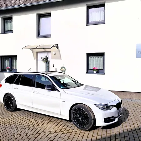 Cjs Apartments - Chill Or Drive Am Nuerburgring, New Box Spring Beds, New Furniture, Free Parking, Wlan, Tv-Streaming, Quiet Location شقة فندقية 3*