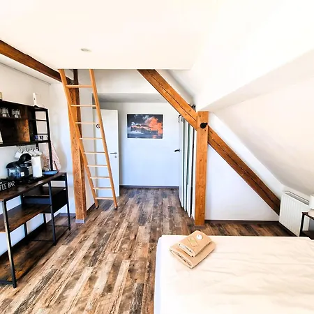 Cjs - Chill Or Drive Am Nürburgring, New Box Spring Beds, New Furniture, Wlan, Spacious Rooms, Quiet Location Aparthotel 3*
