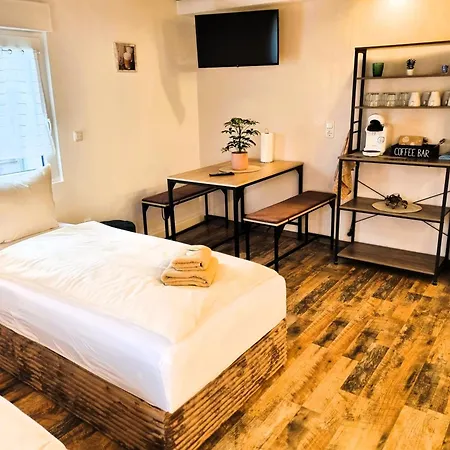 Aparthotel Cjs - Chill Or Drive Am Nürburgring, New Box Spring Beds, New Furniture, Wlan, Spacious Rooms, Quiet Location 3*