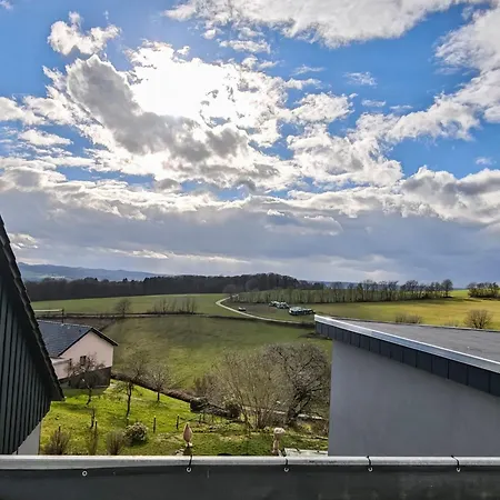Cjs - Chill Or Drive Am Nürburgring, New Box Spring Beds, New Furniture, Wlan, Spacious Rooms, Quiet Location Aparthotel 3*