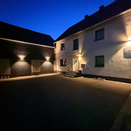 Cjs - Chill Or Drive Am Nuerburgring, New Box Spring Beds, New Furniture, Free Parking, Wlan, Tv-streaming, Quiet Location