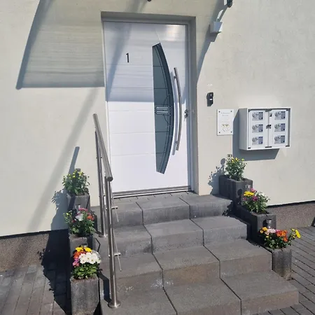Cjs - Chill Or Drive Am Nuerburgring, New Box Spring Beds, New Furniture, Free Parking, Wlan, Tv-streaming, Quiet Location מלון דירות 3*