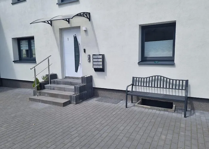 Aparthotel Cjs - Chill Or Drive Am Nuerburgring, New Box Spring Beds, New Furniture, Wlan, Spacious Rooms, Quiet Location Rodder