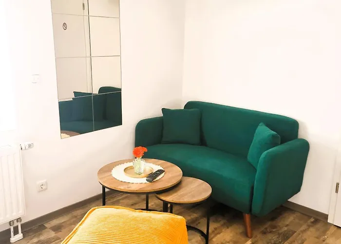 Cjs - Chill Or Drive Am Nuerburgring, New Box Spring Beds, New Furniture, Wlan, Spacious Rooms, Quiet Location