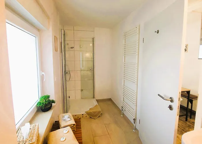 Cjs - Chill Or Drive Am Nuerburgring, New Box Spring Beds, New Furniture, Wlan, Spacious Rooms, Quiet Location