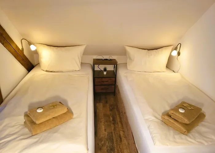 Aparthotel Cjs - Chill Or Drive Am Nuerburgring, New Box Spring Beds, New Furniture, Wlan, Spacious Rooms, Quiet Location 3*