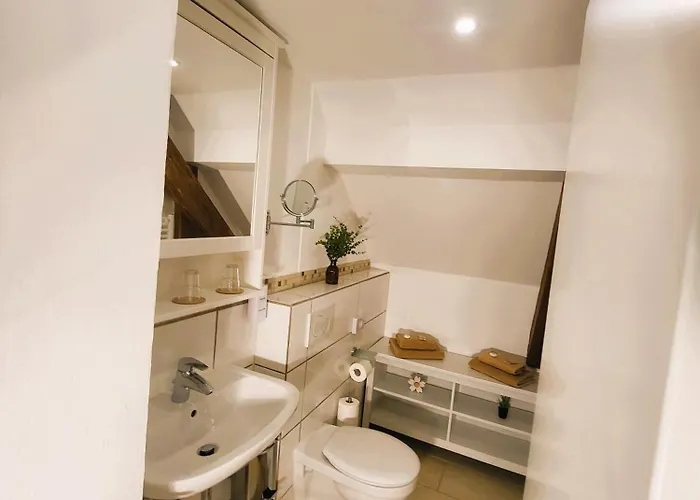 Cjs - Chill Or Drive Am Nuerburgring, New Box Spring Beds, New Furniture, Wlan, Spacious Rooms, Quiet Location