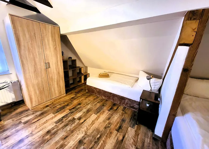 Aparthotel Cjs - Chill Or Drive Am Nuerburgring, New Box Spring Beds, New Furniture, Wlan, Spacious Rooms, Quiet Location 3*