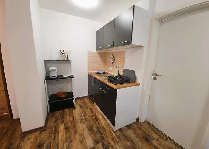 Aparthotel Cjs - Chill Or Drive Am Nuerburgring, New Box Spring Beds, New Furniture, Wlan, Spacious Rooms, Quiet Location