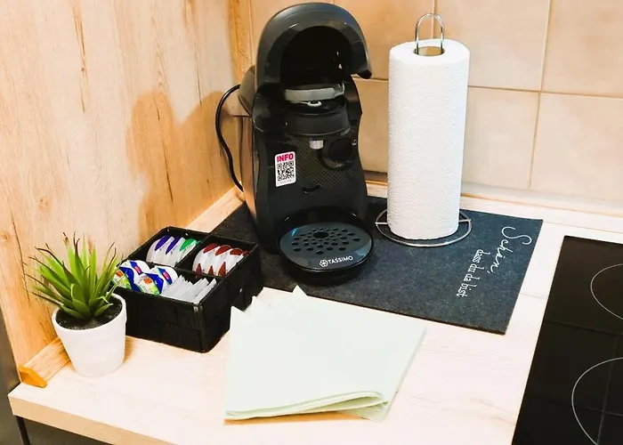 Cjs - Chill Or Drive Am Nuerburgring, New Box Spring Beds, New Furniture, Wlan, Spacious Rooms, Quiet Location