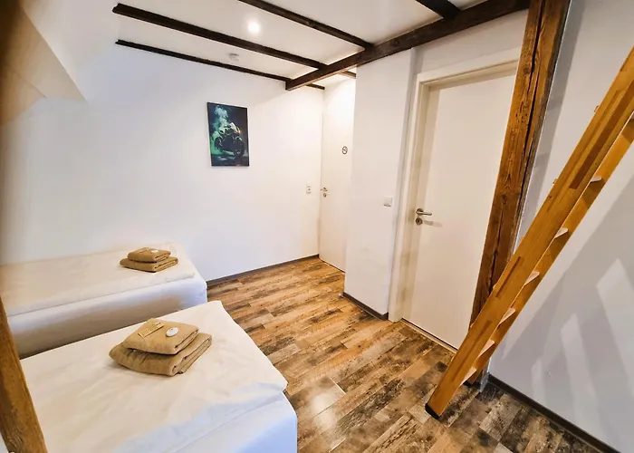 Aparthotel Cjs - Chill Or Drive Am Nuerburgring, New Box Spring Beds, New Furniture, Wlan, Spacious Rooms, Quiet Location 3*